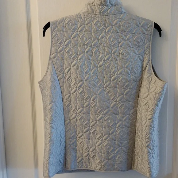 Allison Daley Women's Light Grey Quilted Vest, Size 10 Petite. - Picture 6 of 11